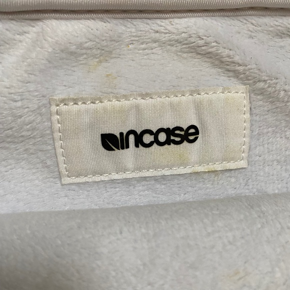 Incase neoprene device protector - Picture 10 of 10